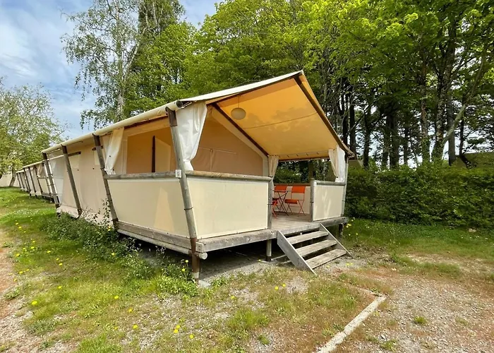 פארק נופש Village Chateau De Treambert 3*