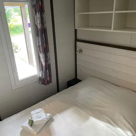 Village Chateau De Treambert