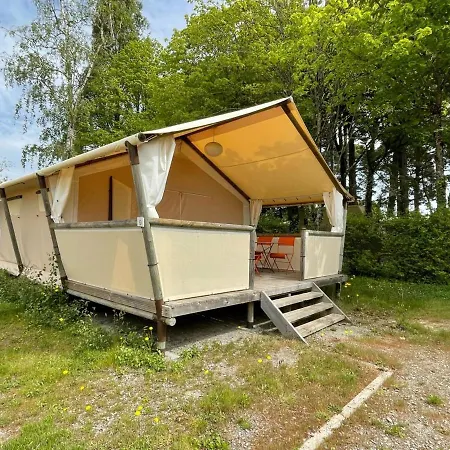 假日公园 Village Chateau De Treambert 3*