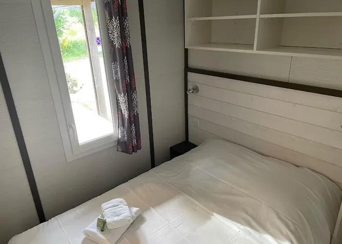 Village Chateau De Treambert