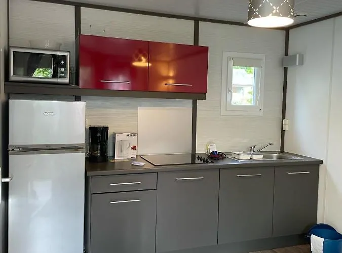 Village Chateau De Treambert