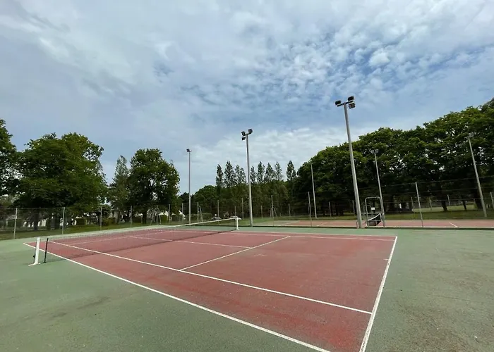 Village Chateau De Treambert